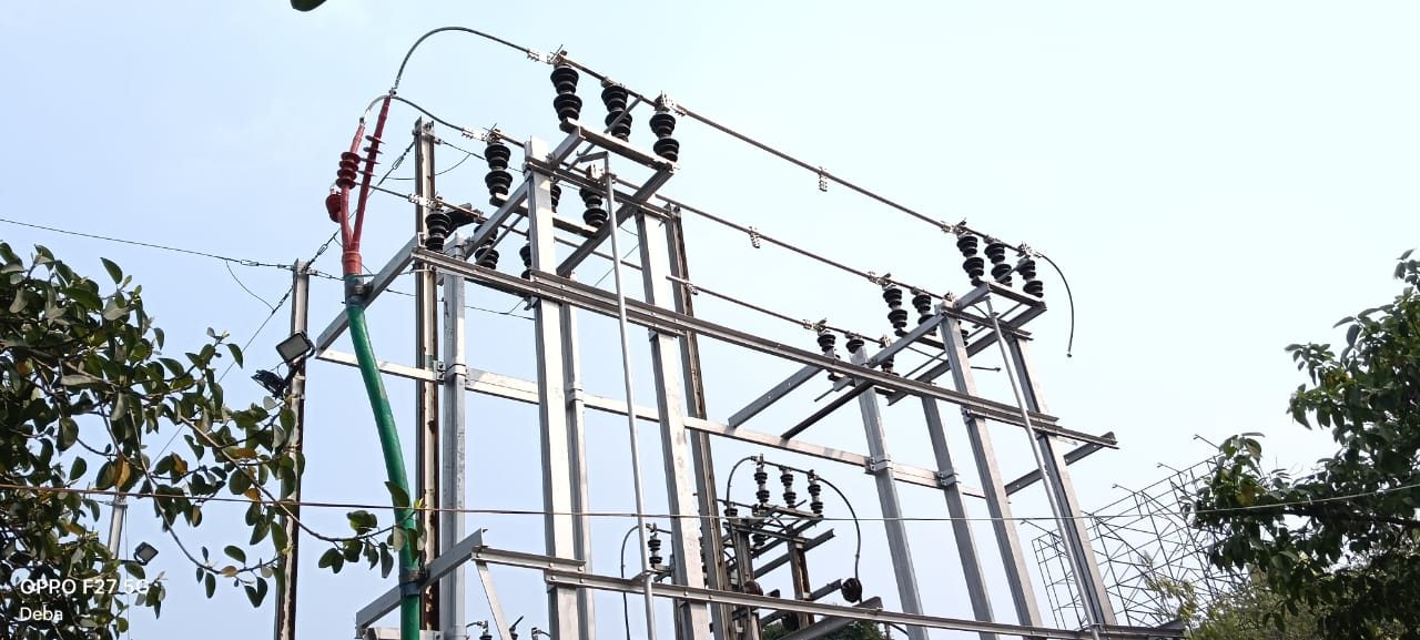 High tension electrical switchgear